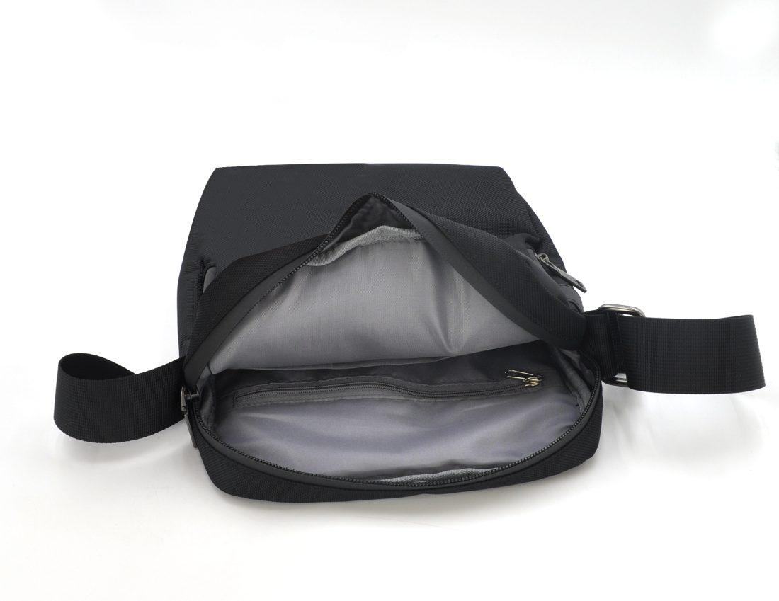 O-Cross Lightweight Travel Bag - Image 8